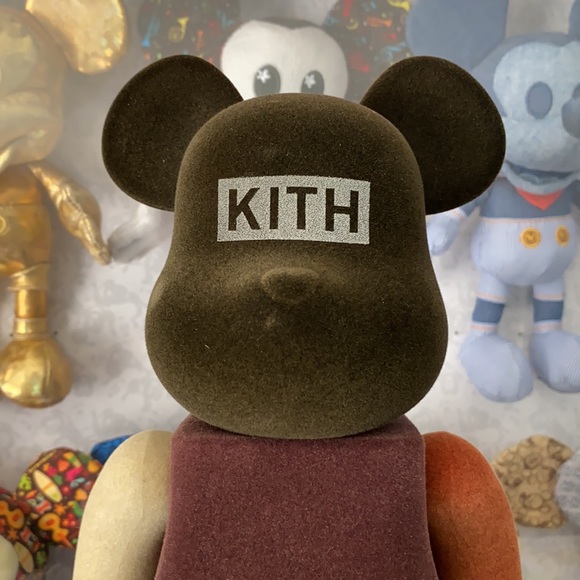 Kith x Bearbrick 100% & 400% - Picture 6 of 6